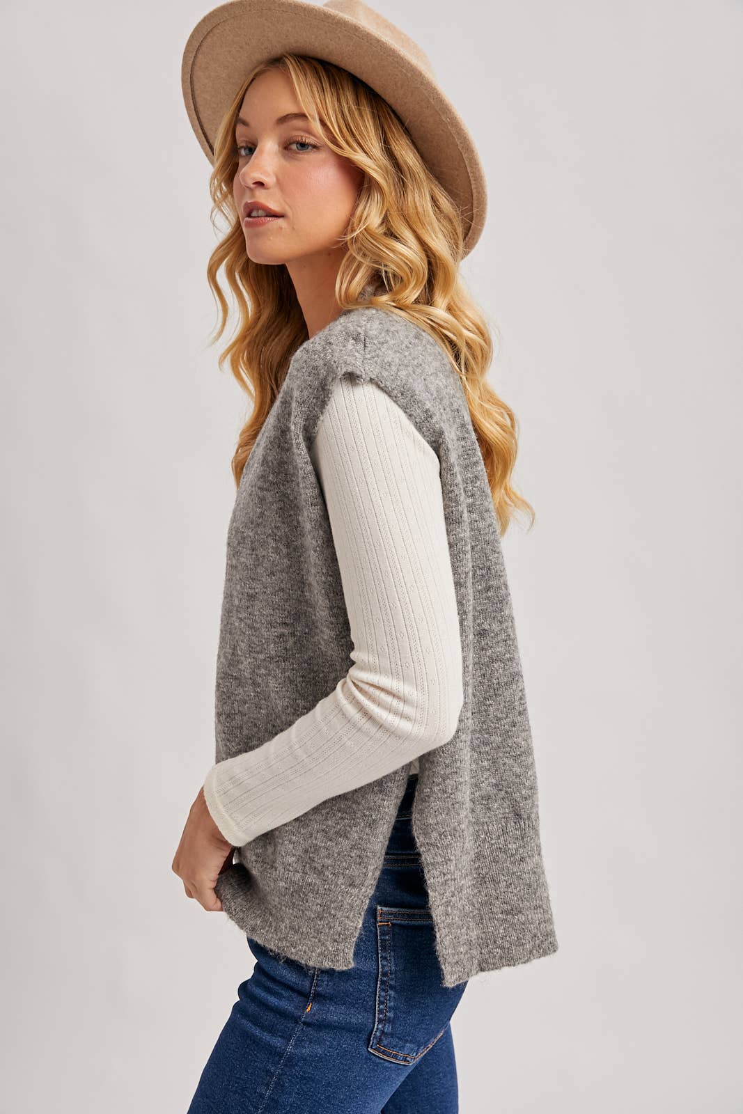 OVERSIZED KNIT VEST